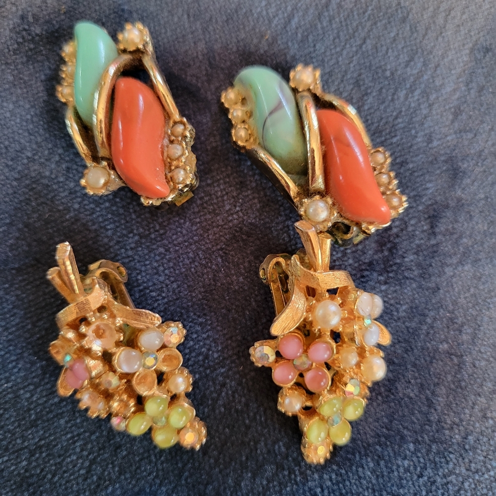2 Pairs Vintage Clip-On Earrings ~ MCM ~ Floral ~ Pretty - Picture 6 of 15